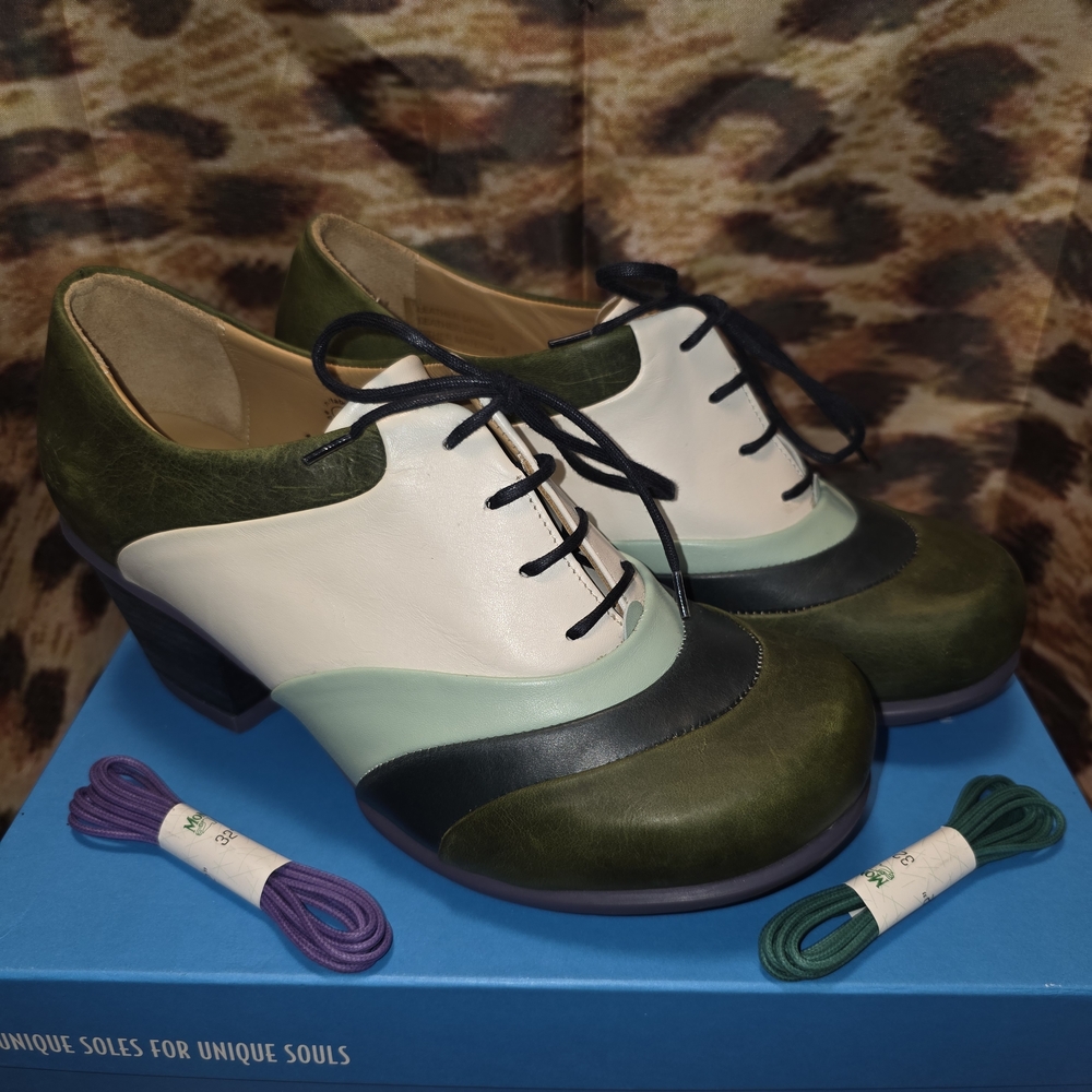 John Fluevog LIMITED EDITION Hopefuls VOW Rounded Toe Lace Up Heels - Size 7.5